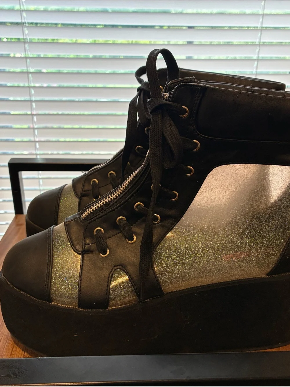 Demonia edgy platform